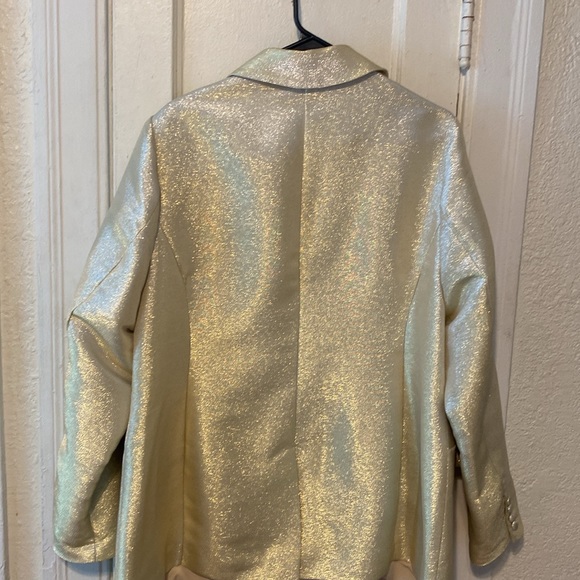 Fashion To Figure Metallic Gold Blazer - Picture 7 of 9